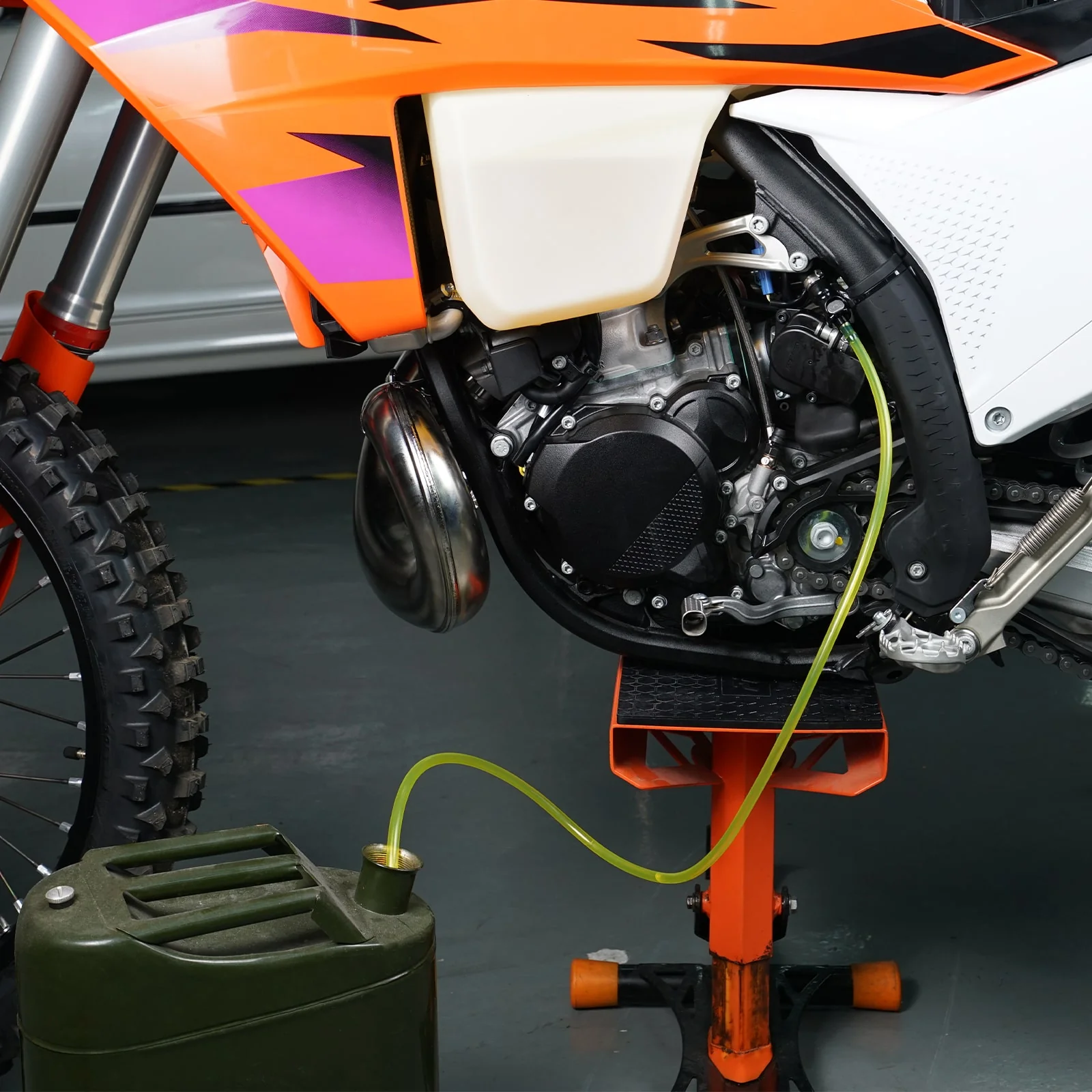 Yakıt Pompası Test Kiti & Benzin Transfer Aparatı (KTM / Husqvarna / GasGas)