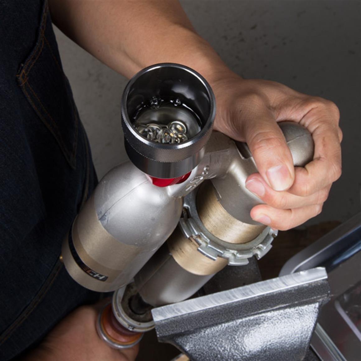 DRC SHOWA ARKA SÜSPANSİYON HAVA TAHLİYE KABI