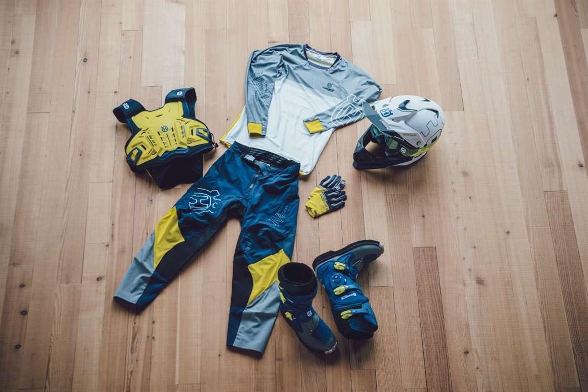 HUSQVARNA ITRACK RAILED ÇOCUK ELDİVEN