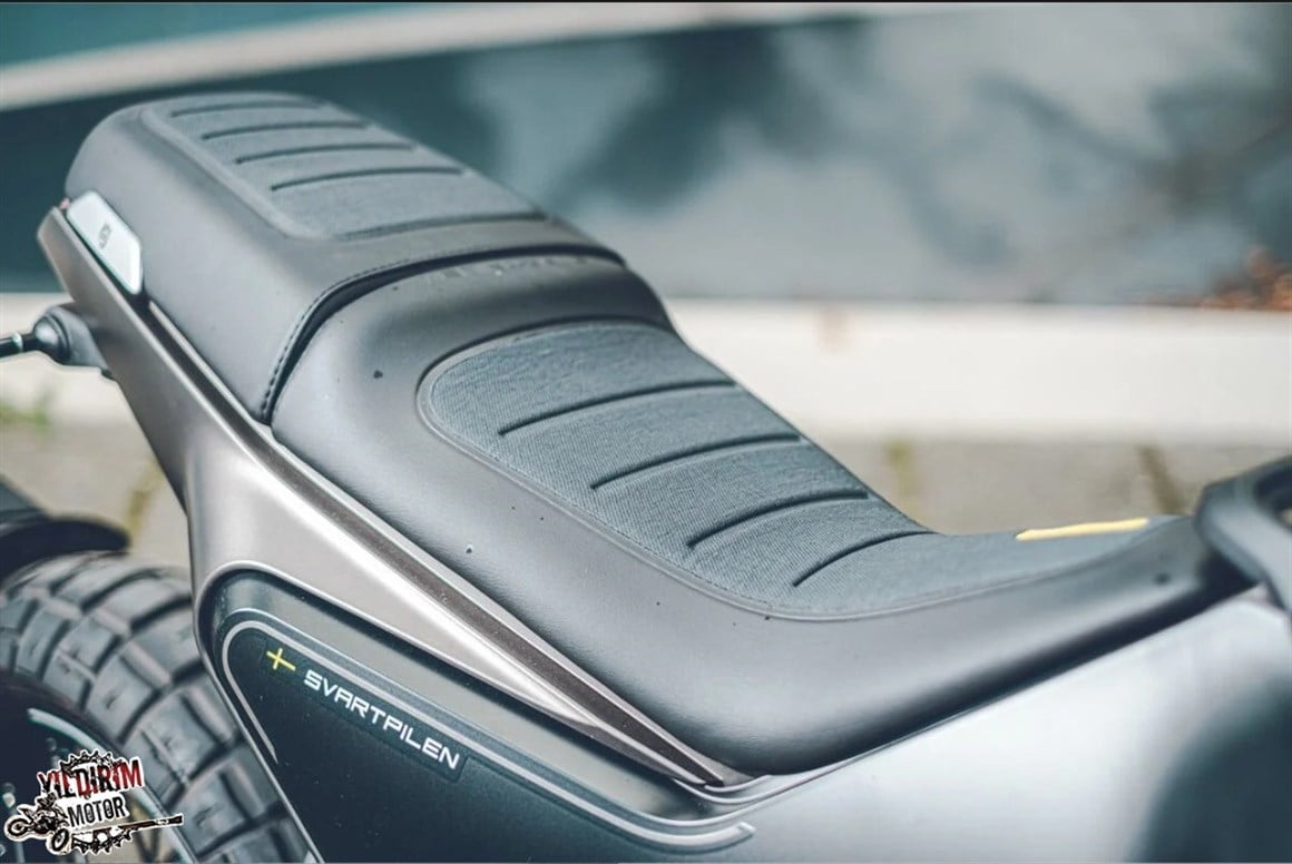 HUSQVARNA SVARTPLEN 250/401 ARKA KOLTUK 20-23