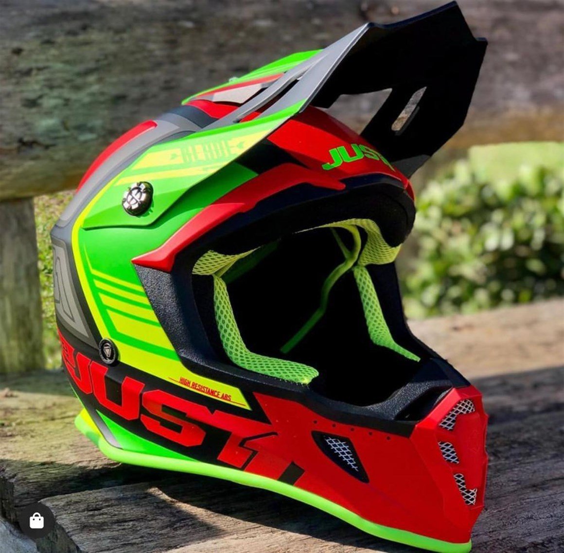 JUST1 J38 BLADE BLACK-YELLOW-RED-BLUE KASK