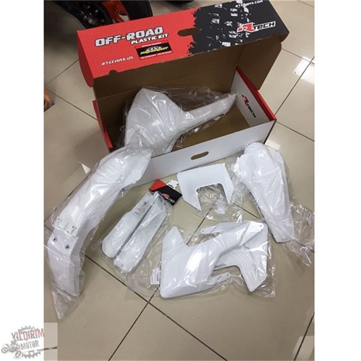 RTECH Husqvarna TE 250 300 Grenaj Plastik Set 17-18