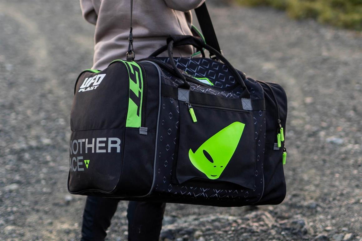 UFO GEAR SEYEHAT ÇANTASI VALİZ