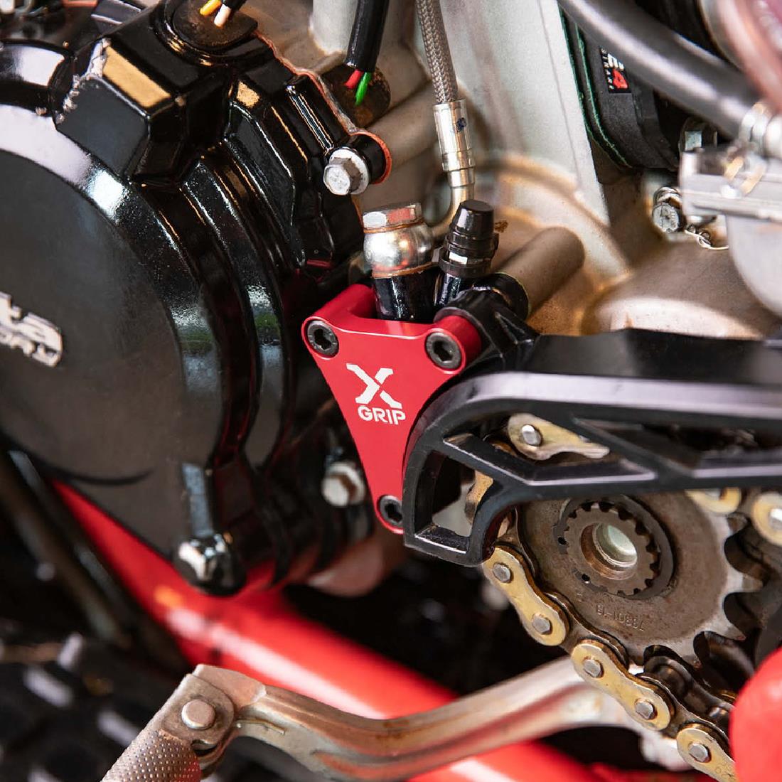 X-GRİP BETA RR X-TRAİNER DEBRİYAJ ALT MERKEZ KORUMA 18-24