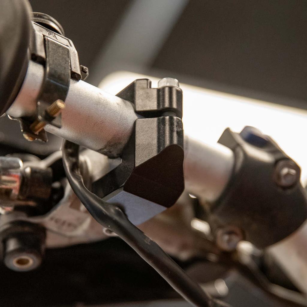 X-GRİP BREMBO DEBRİYAZ ÜST MERKEZ KELEPÇESİ 