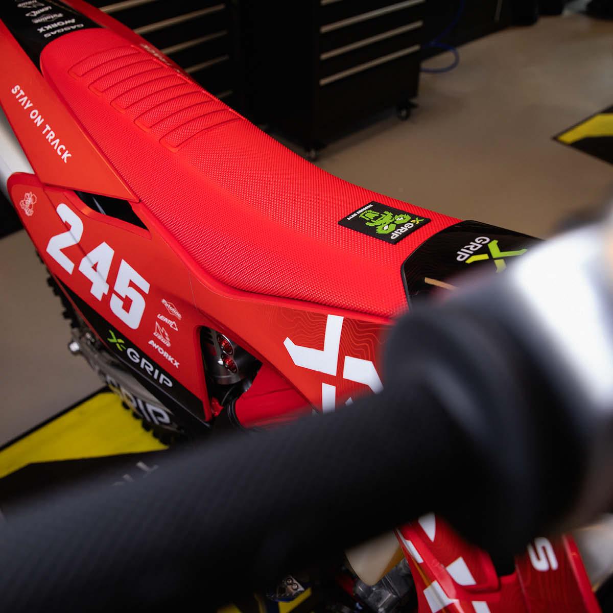 X-GRIP GASGAS SELE KILIFI KIRMIZI 2024