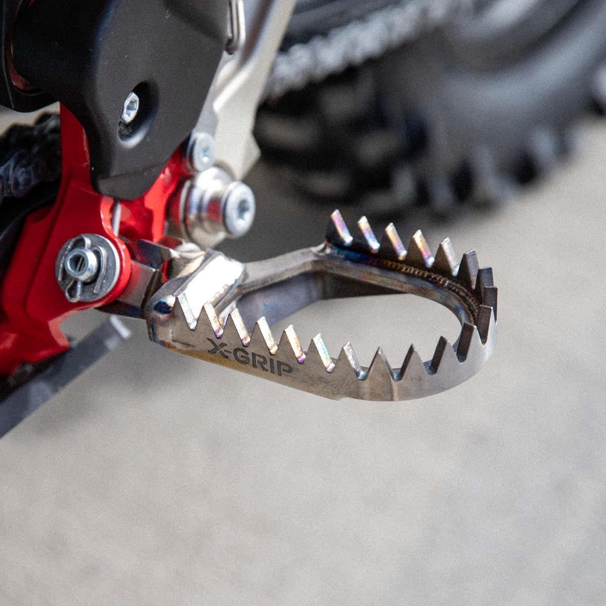 X-GRİP KTM EXC/EXC-F TİTANYUM BASAK SETİ(-5MM) 24-25